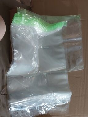 No Vacuum Compression Clear Plastic Resealable Storage Bags with Green Zipper